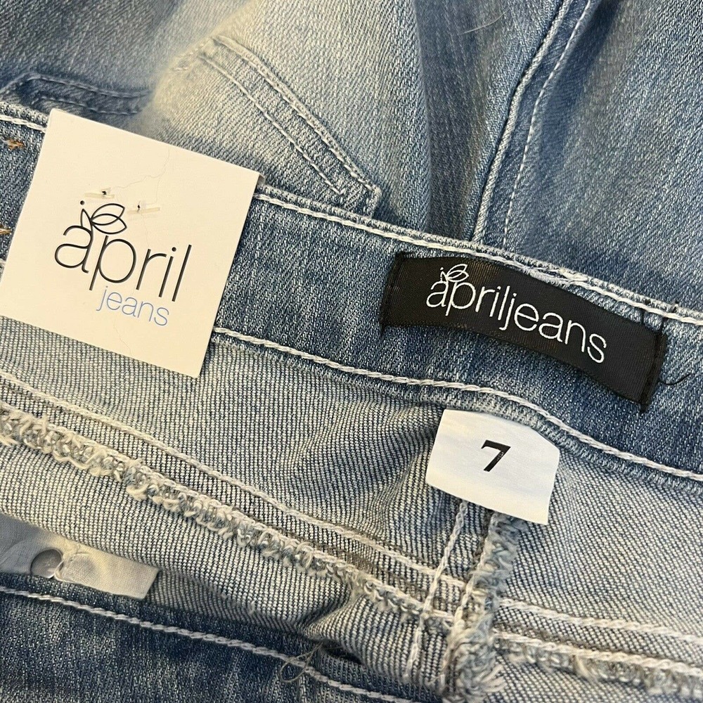 April Bootcut Jean Distressed‎ Size 7 New - Picture 5 of 6